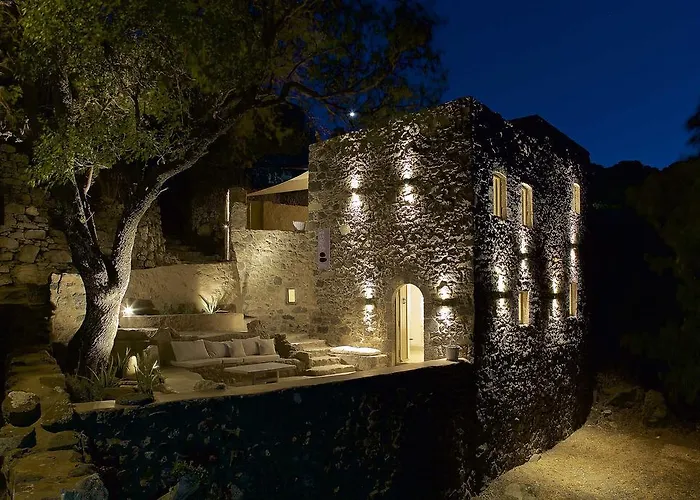 Melanopetra Boutique