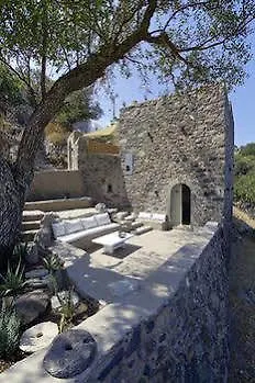 Melanopetra Boutique * Emporeiós